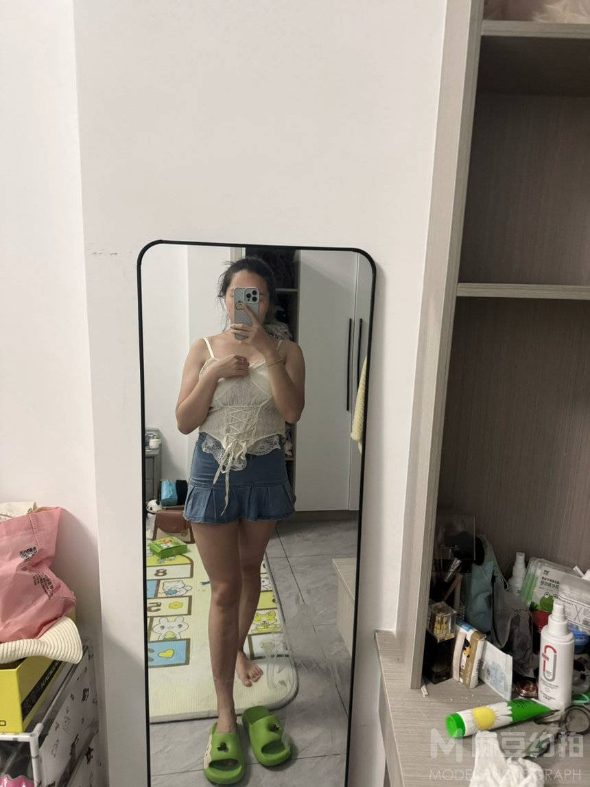黑白模特