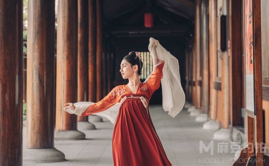 汉服模特