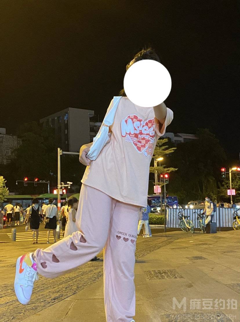 校园模特