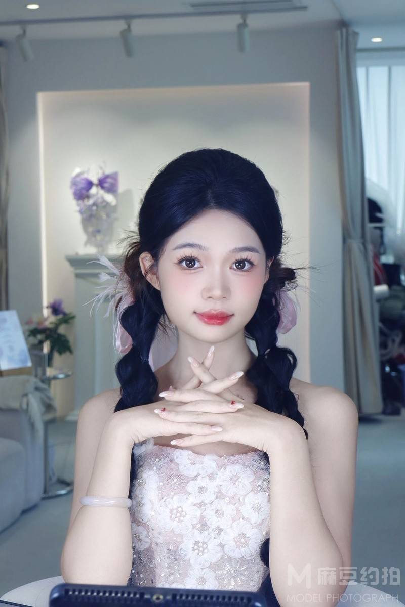 妆容模特