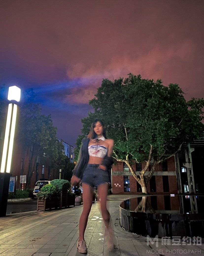 夜景模特
