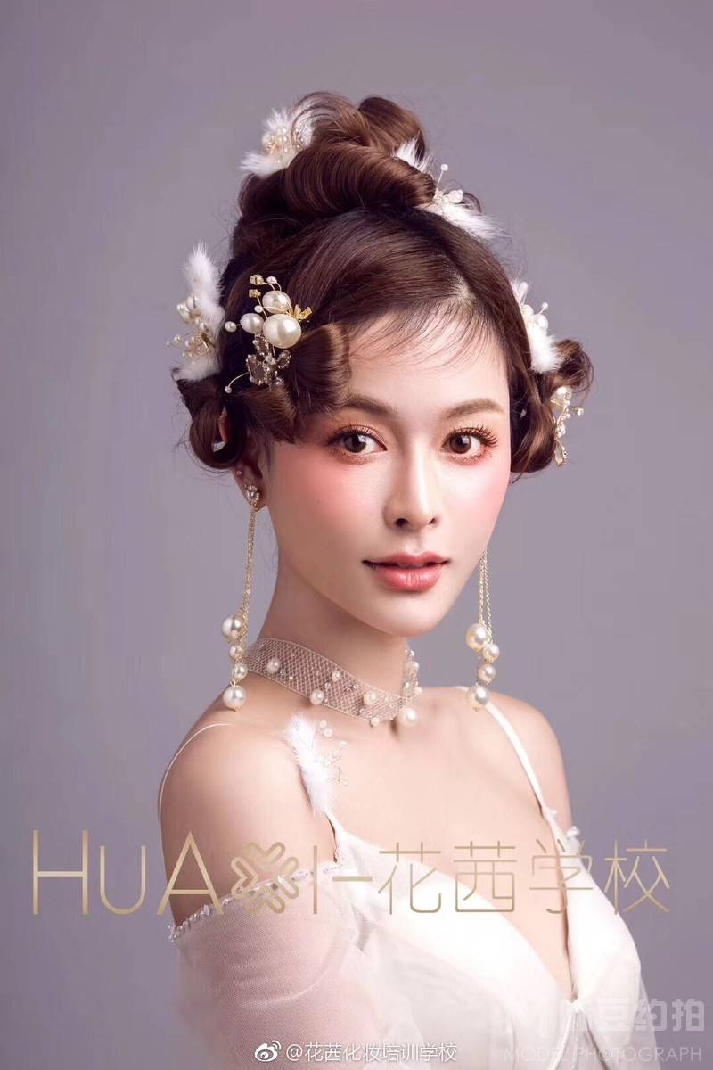 妆容模特
