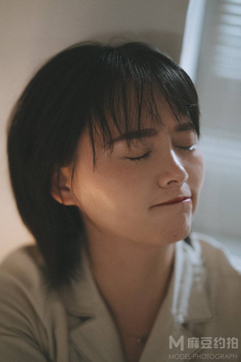 黑白模特