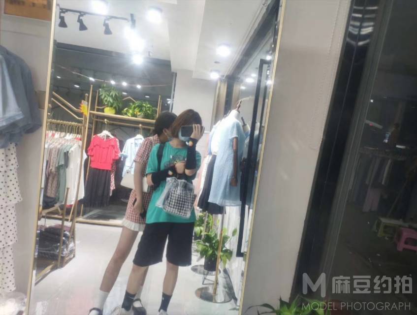 校园模特