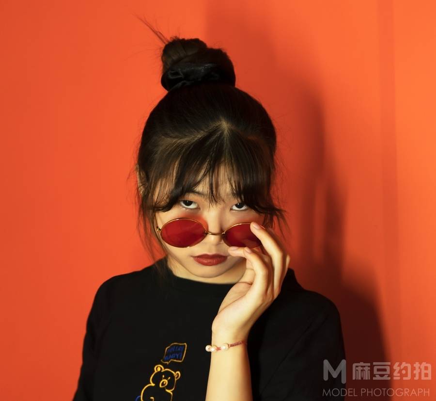 情绪模特