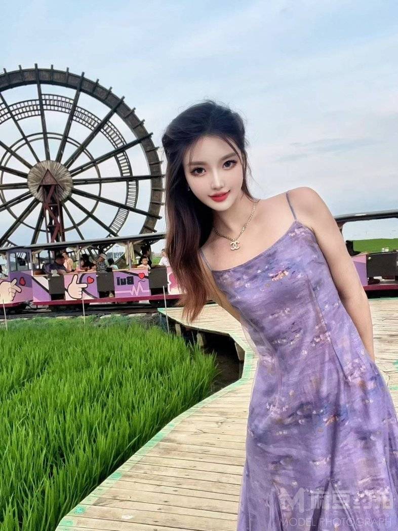 宝丽来模特