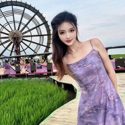 宝丽来模特