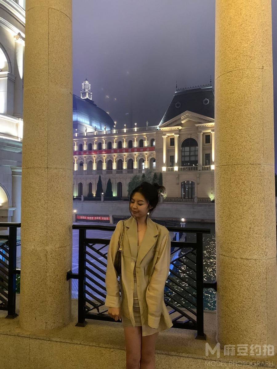 校园模特
