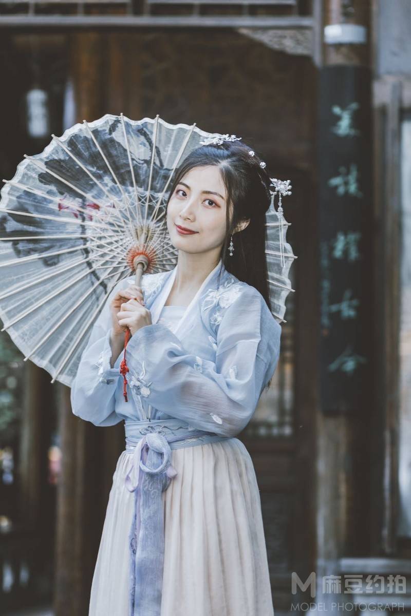 汉服模特