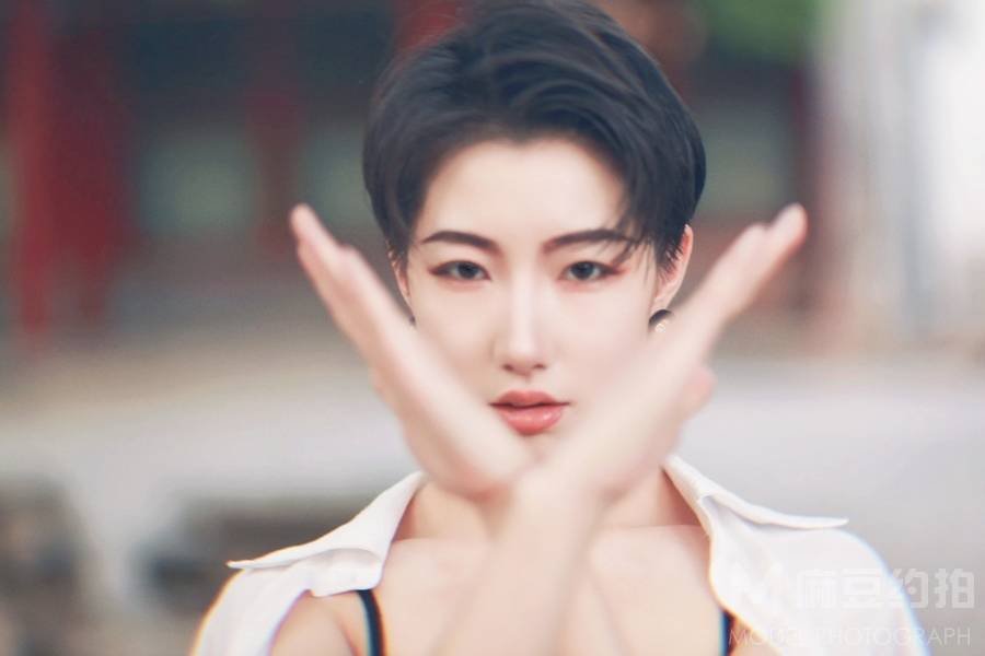 情绪模特