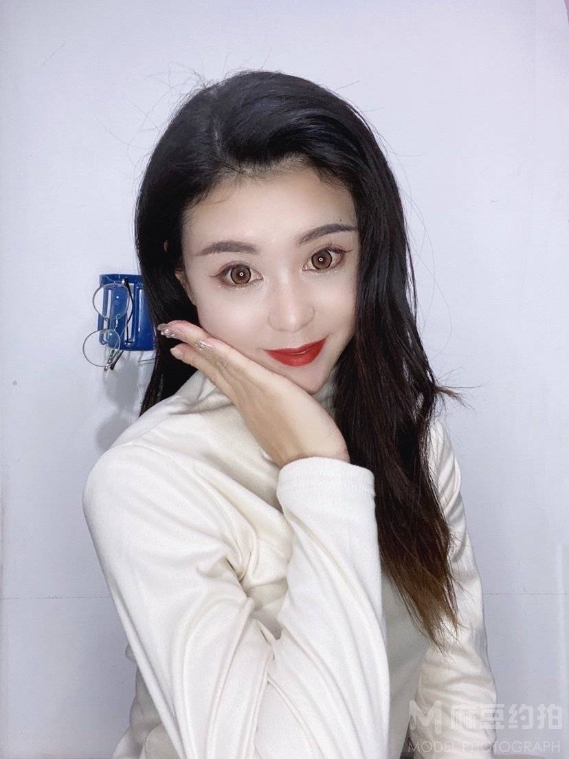 妆容模特