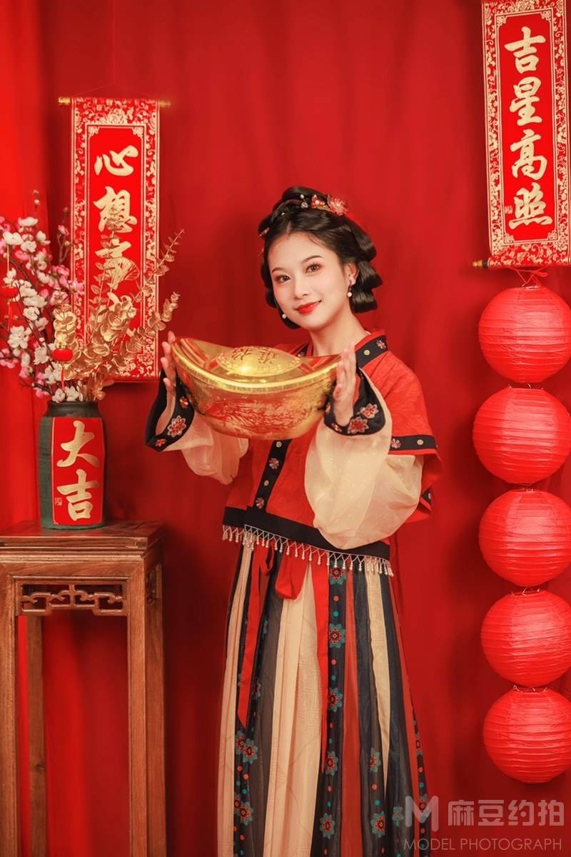 汉服模特