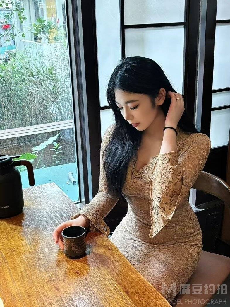 黑白模特