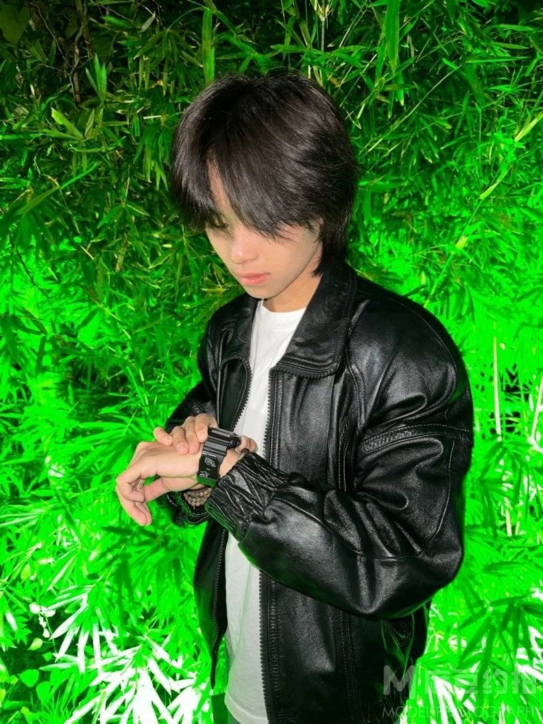 情绪模特