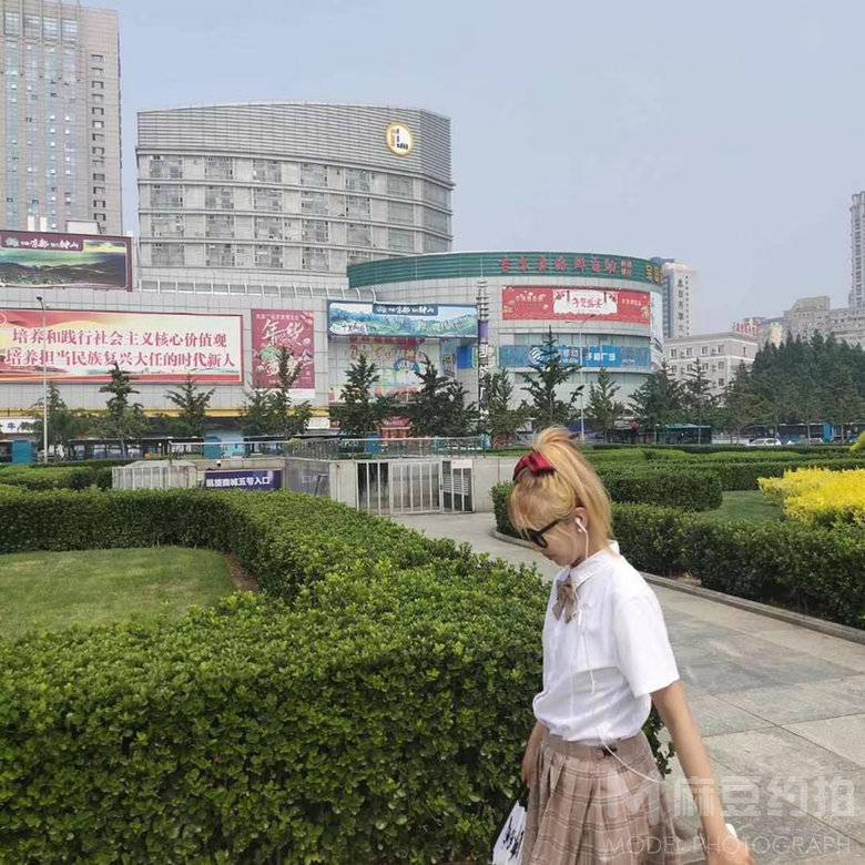 校园模特