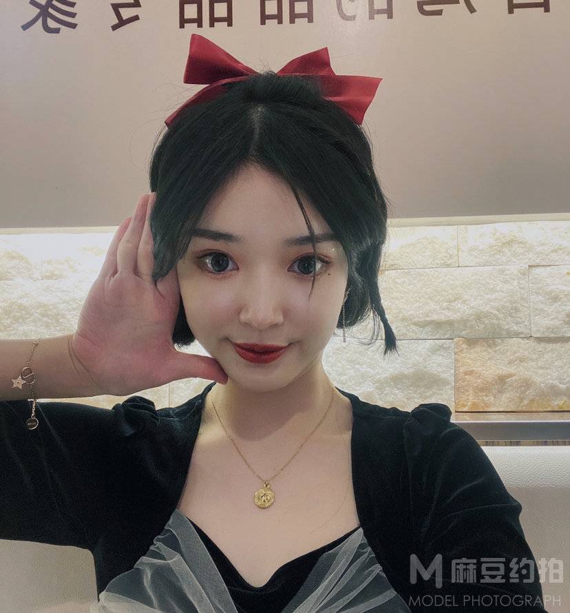妆容模特