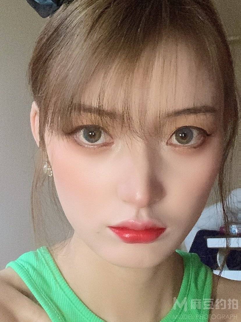 妆容模特