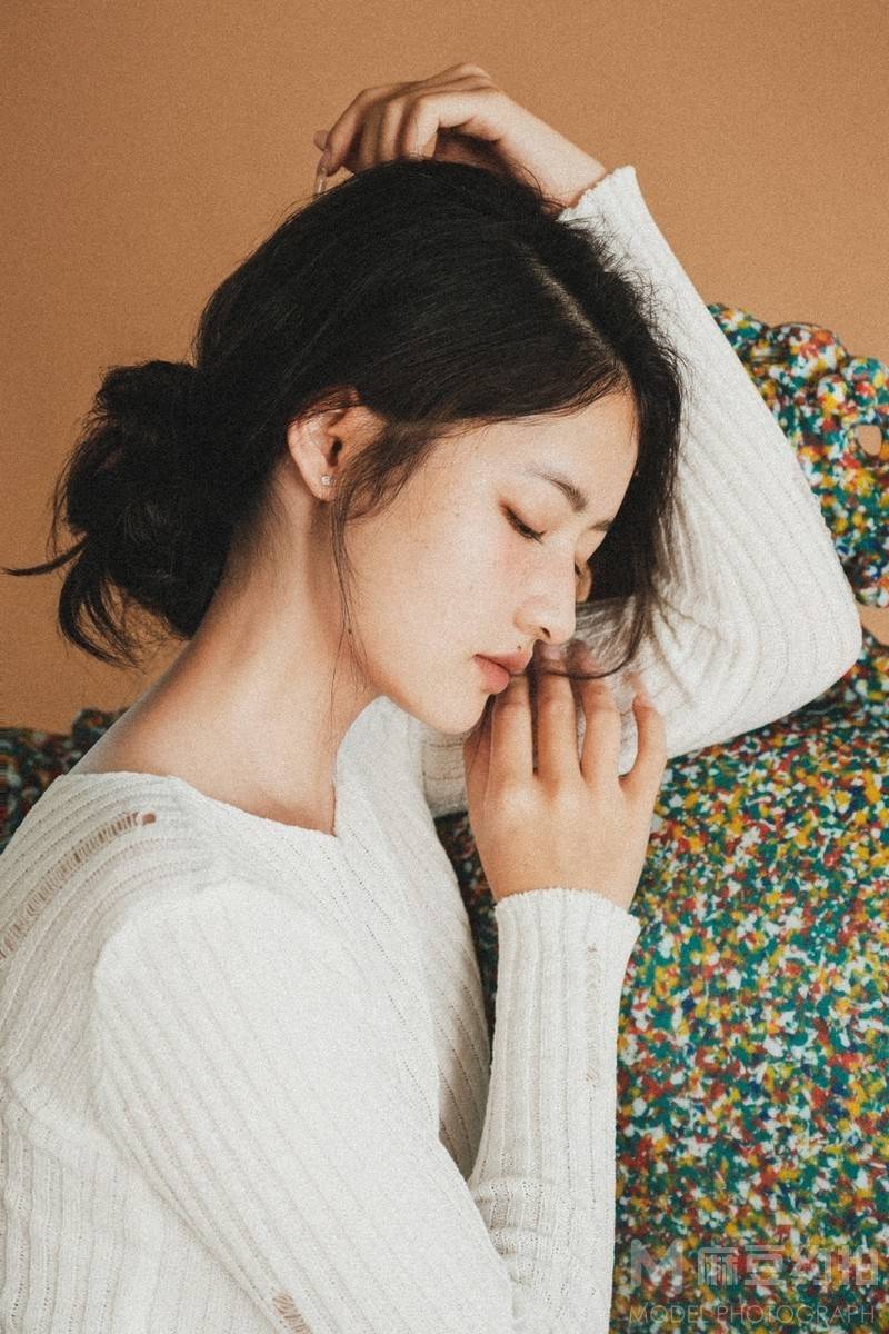 情绪模特