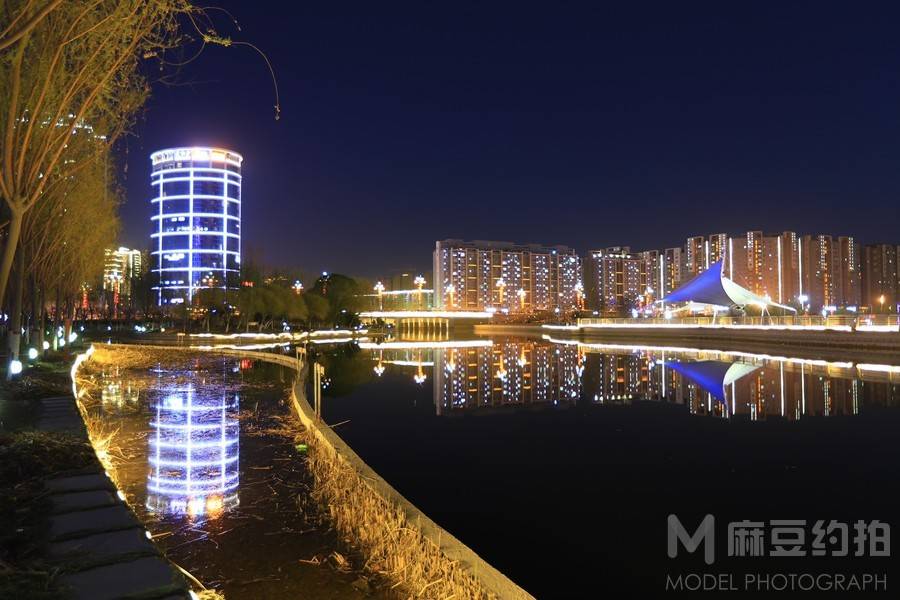 夜景模特