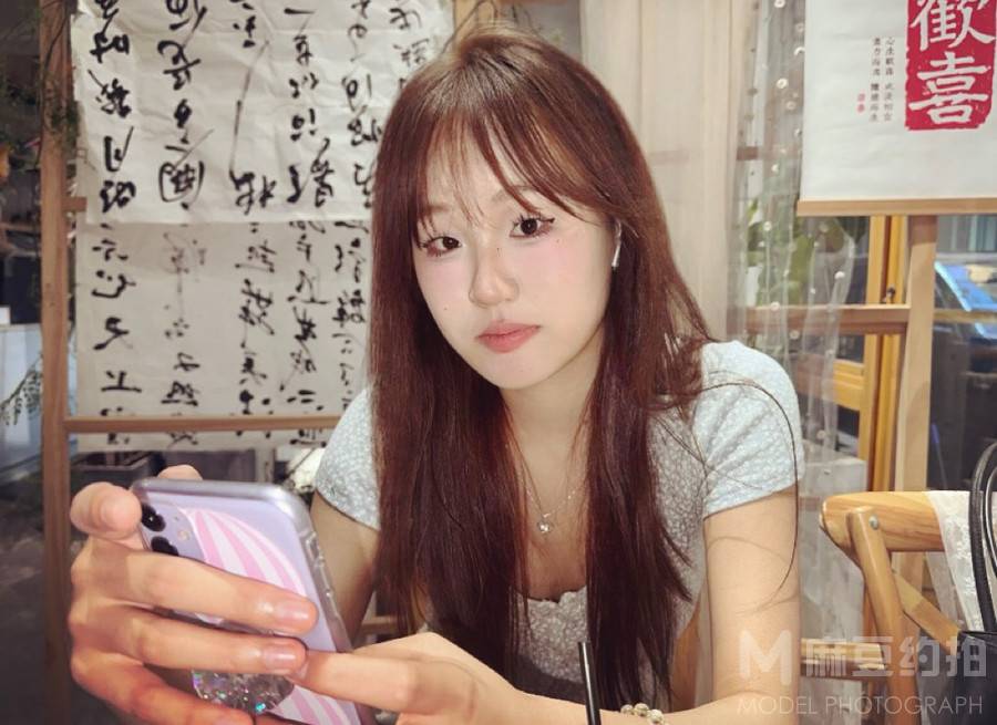 妆容模特