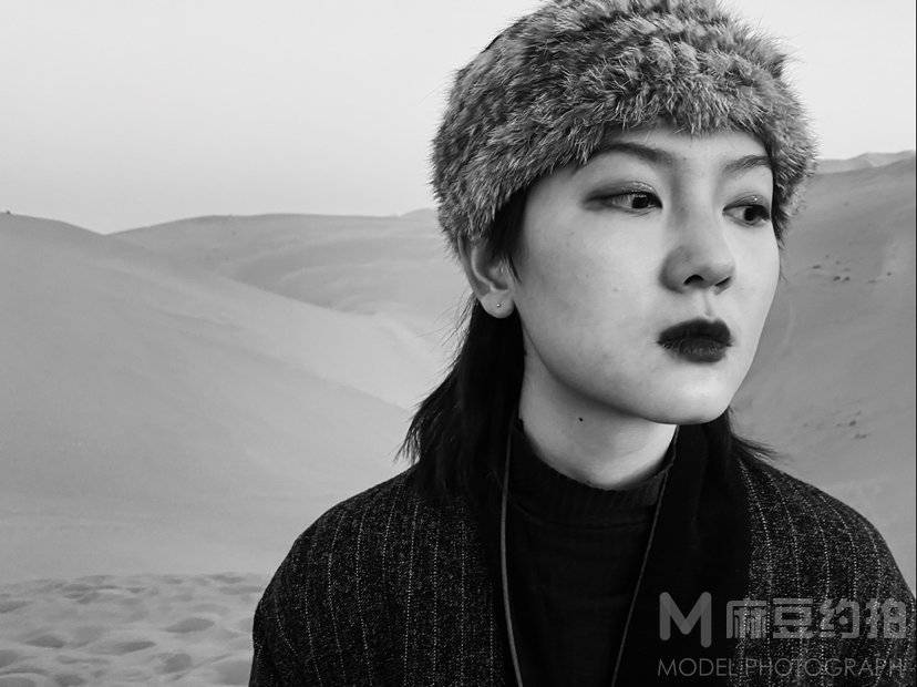 黑白模特