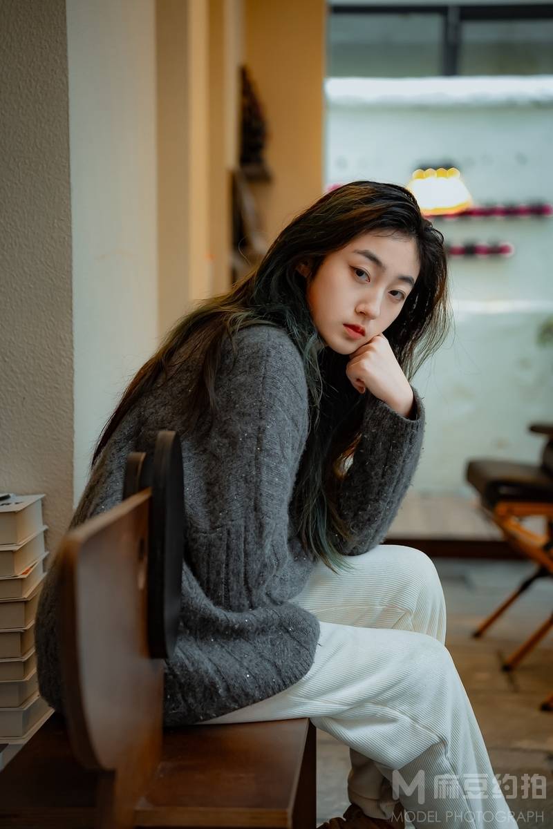 情绪模特