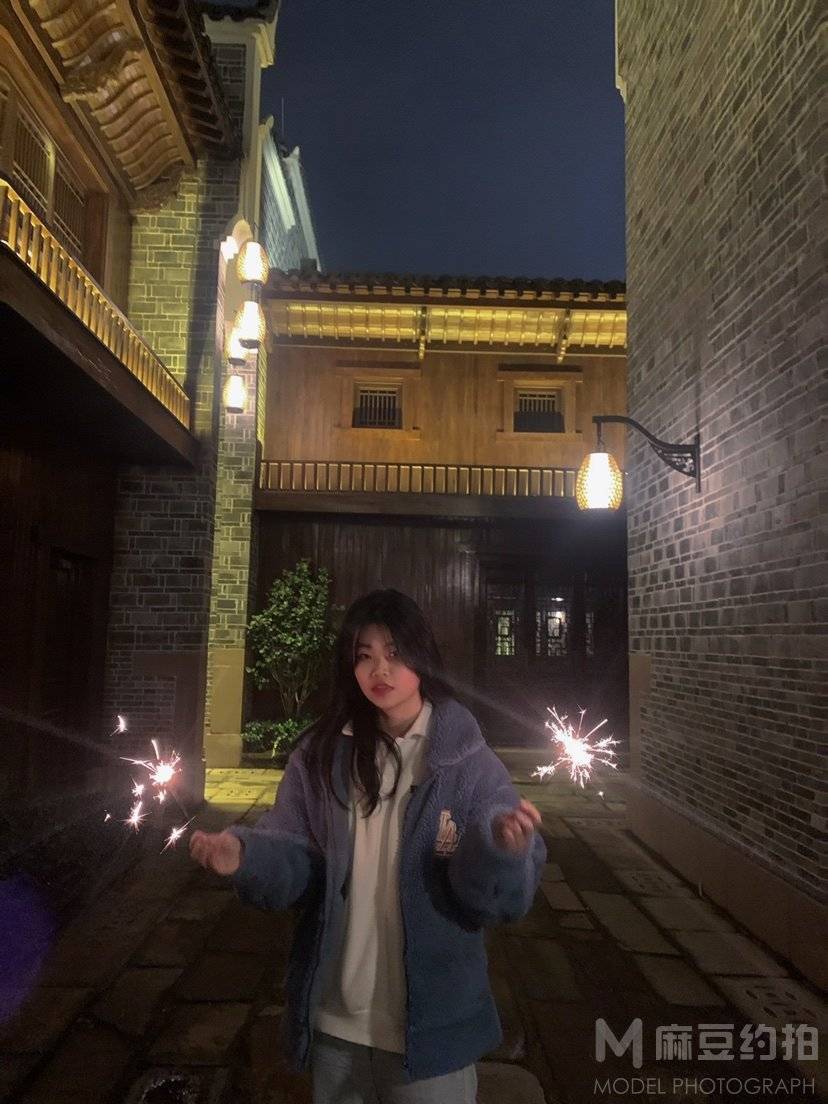 夜景模特
