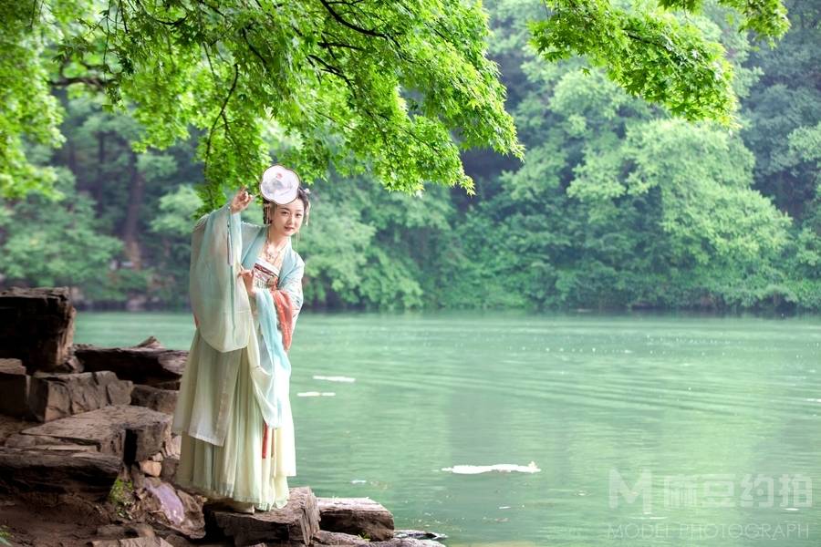 汉服模特