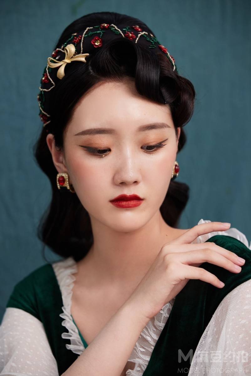 妆容模特