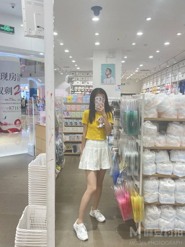 校园模特