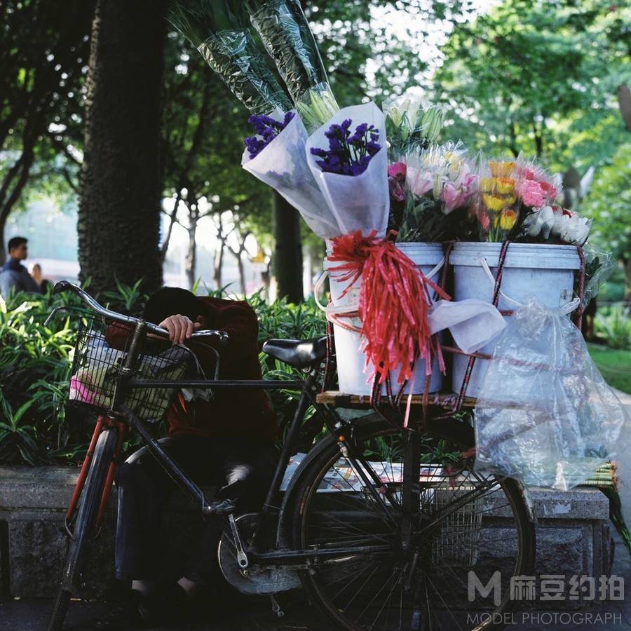 情绪模特