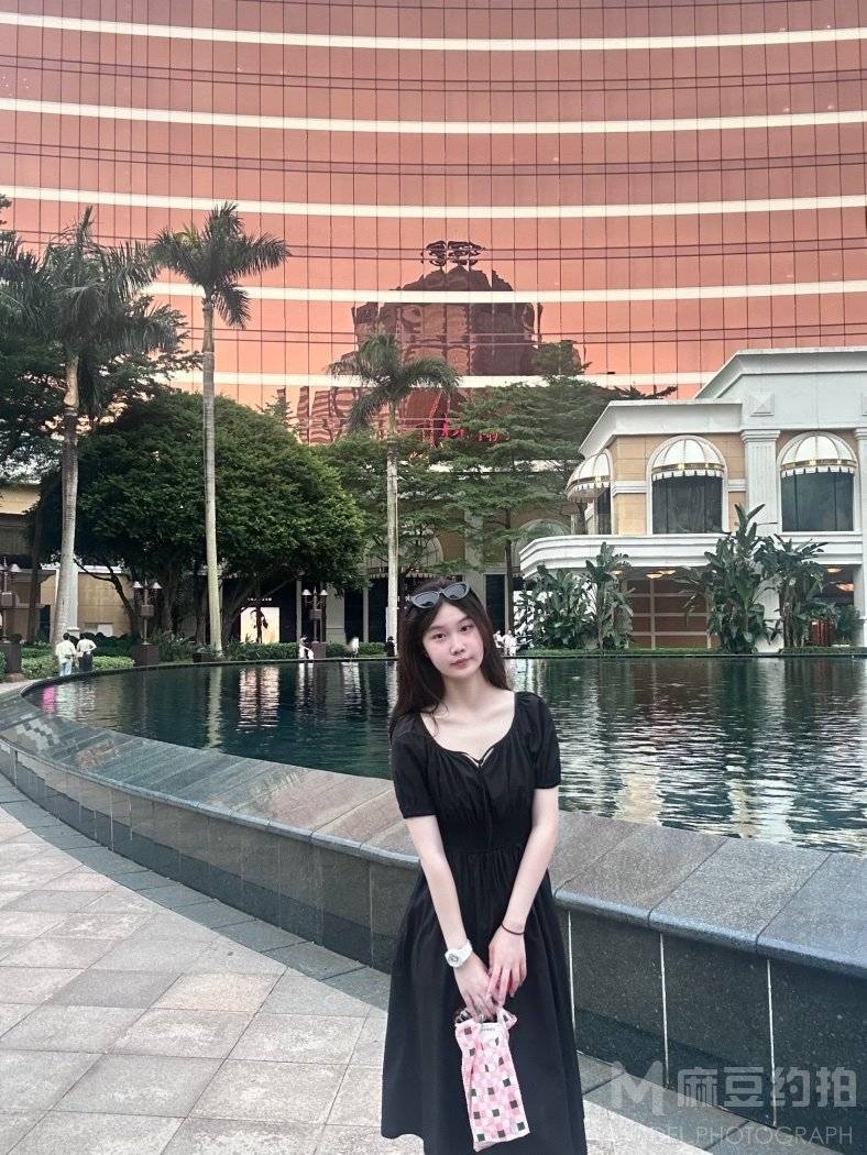 宝丽来模特