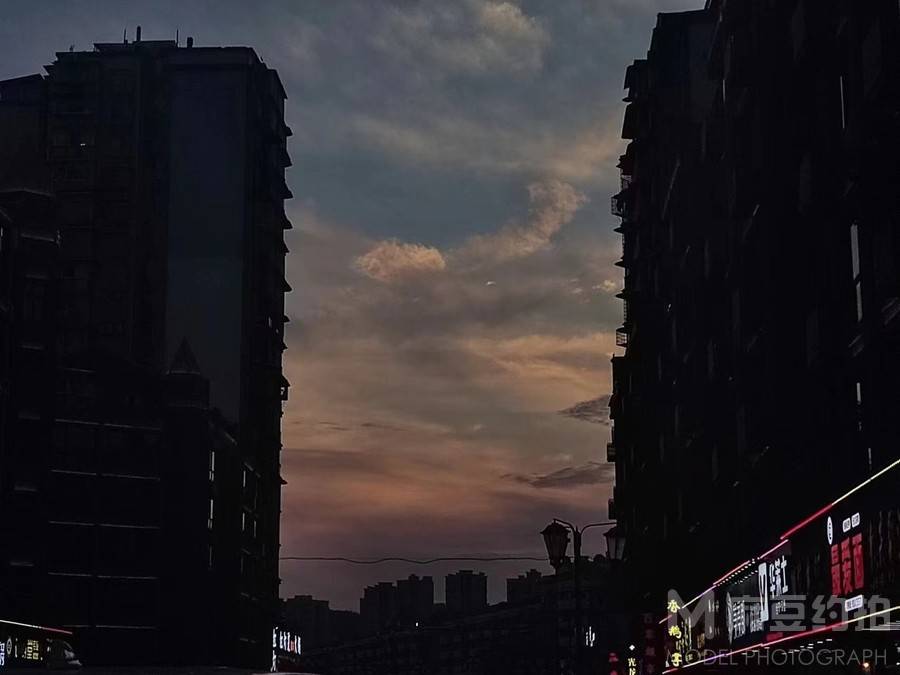 夜景模特