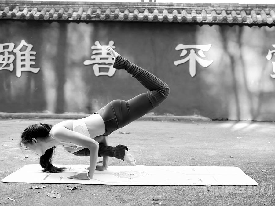 黑白模特