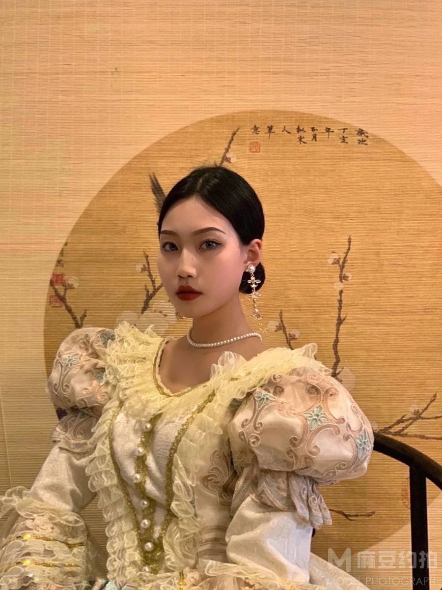 妆容模特