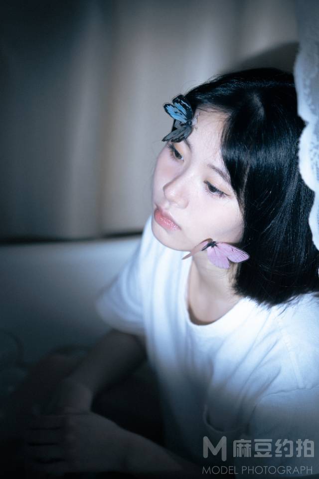 情绪模特