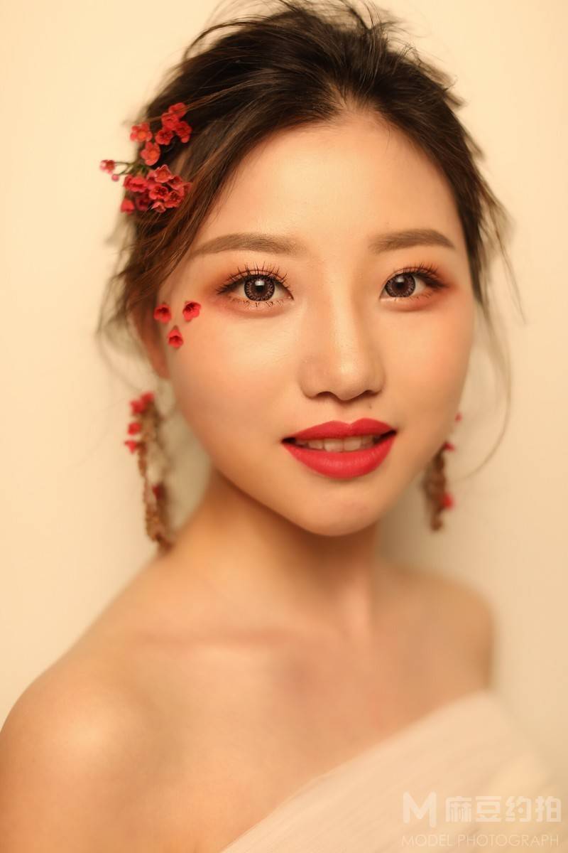 妆容模特
