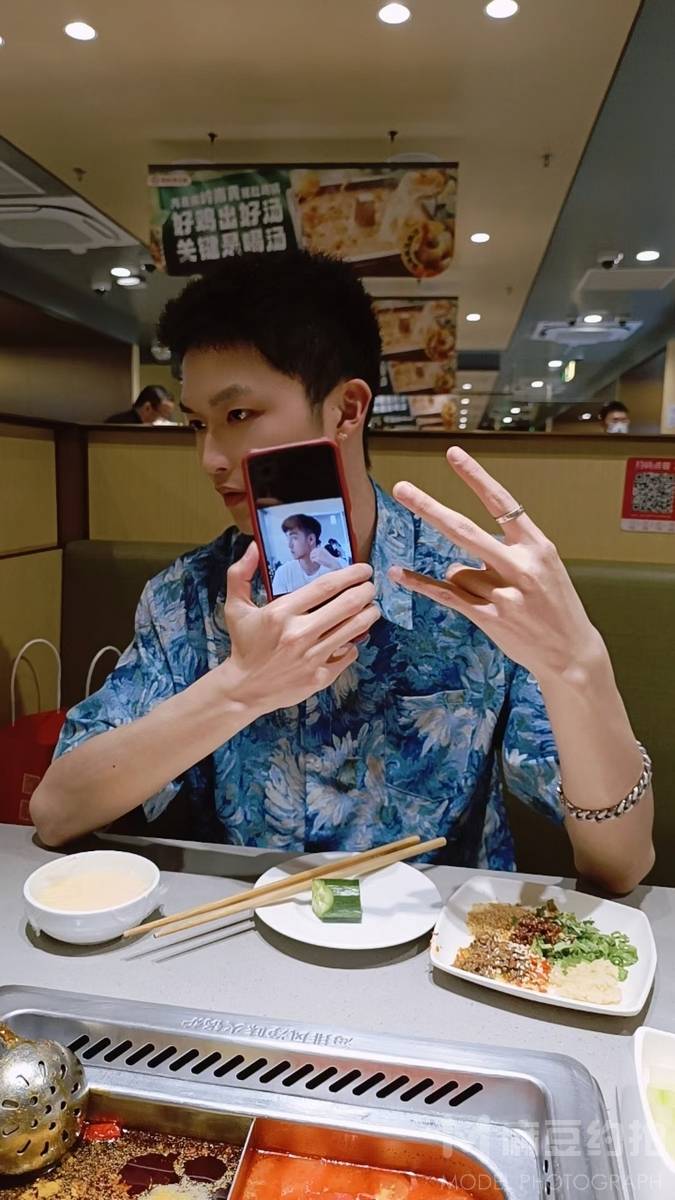 校园模特
