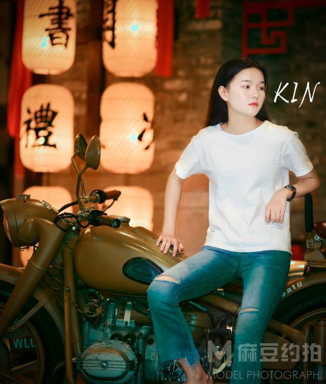校园模特