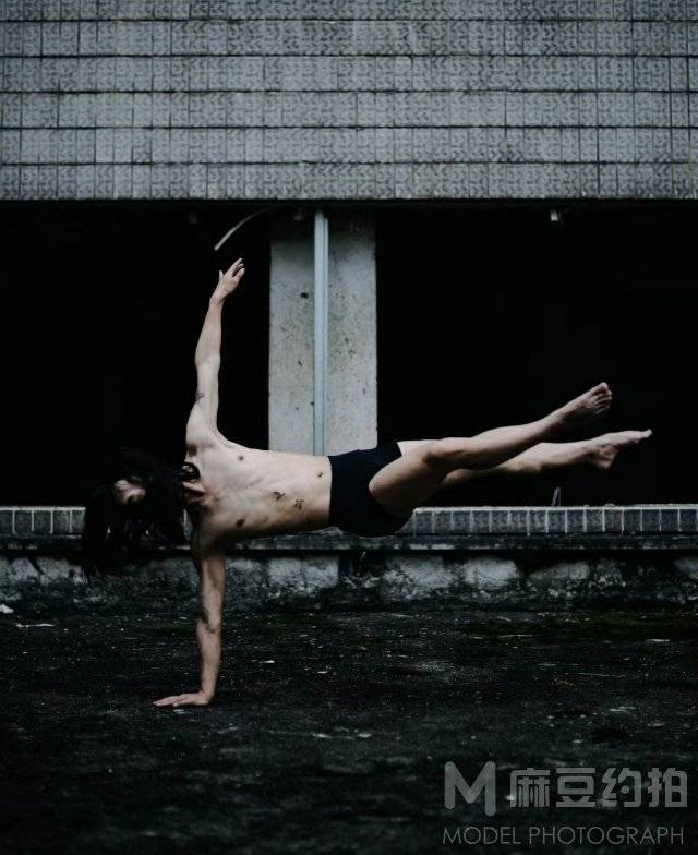 暗黑模特