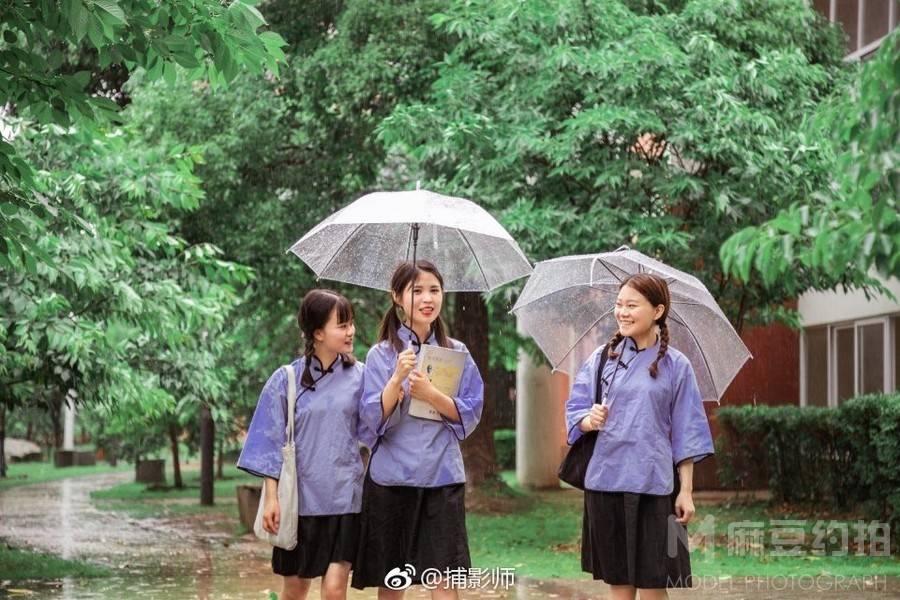 校园模特