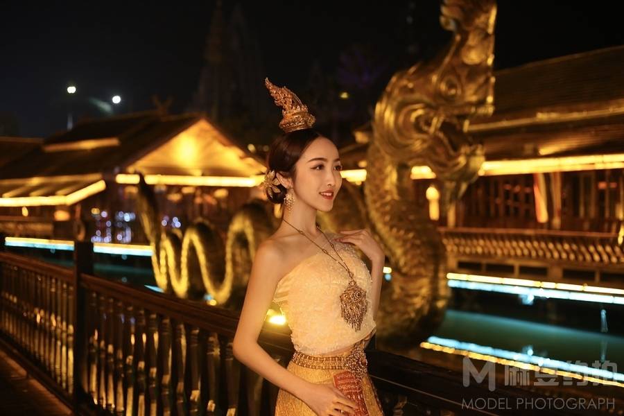 夜景模特