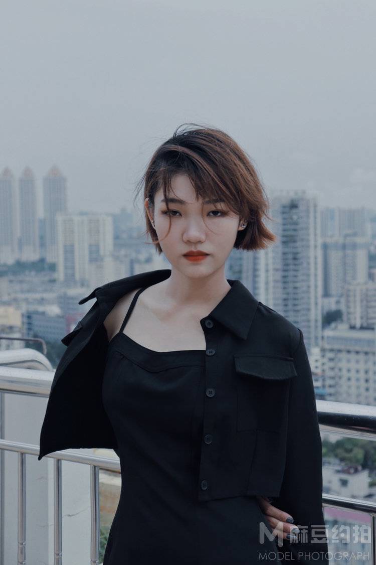 情绪模特
