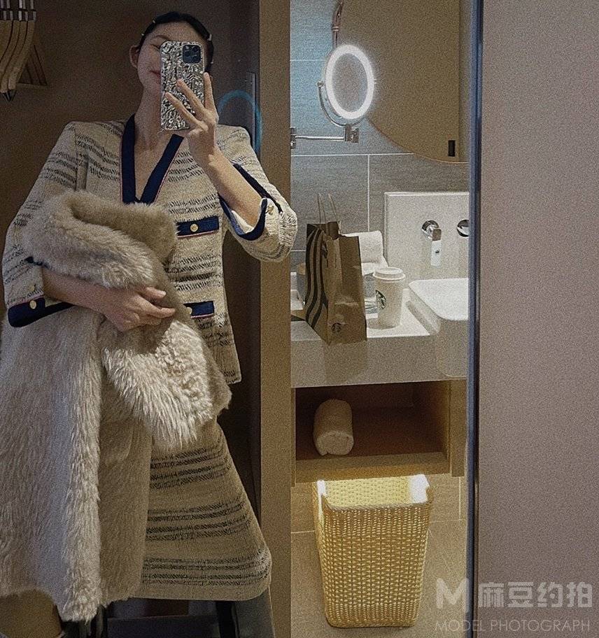 黑白模特