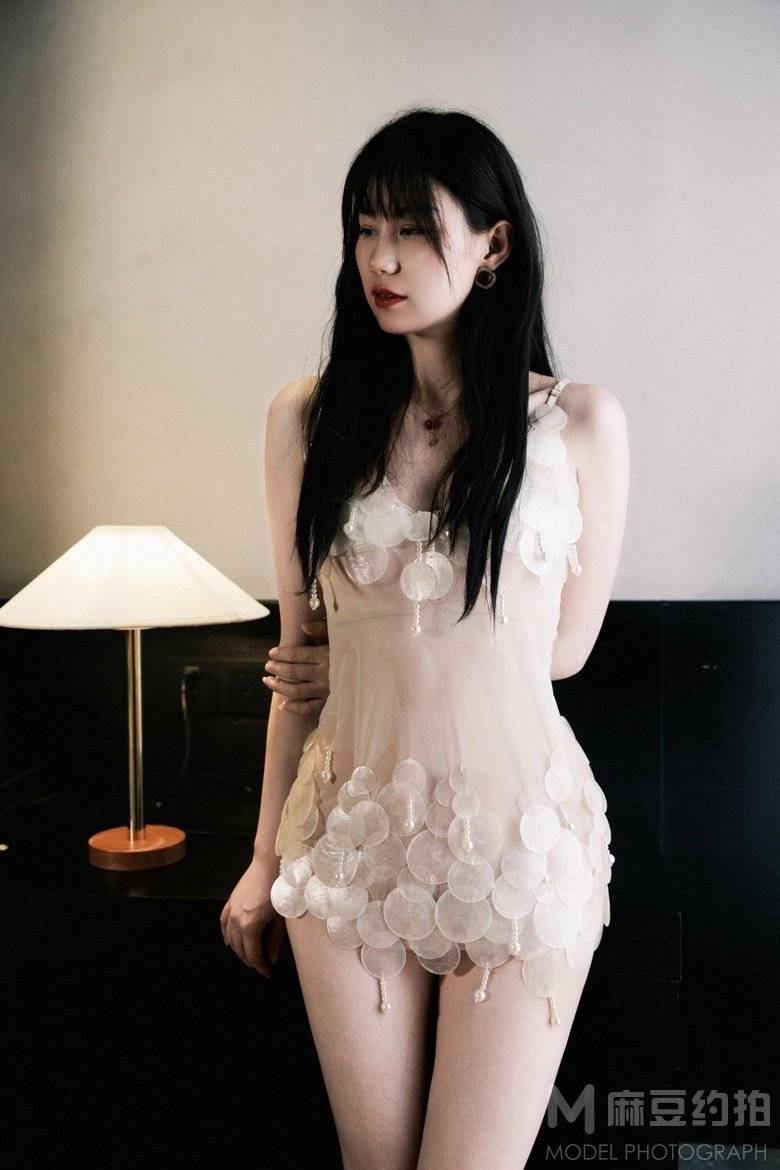 黑白模特