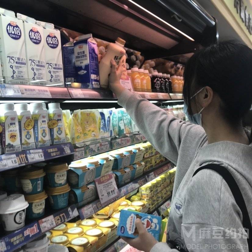 校园模特