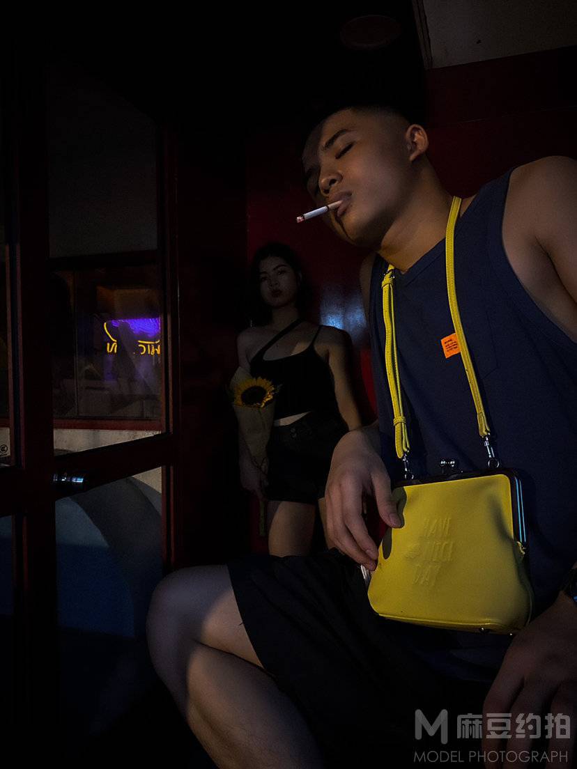 情绪模特