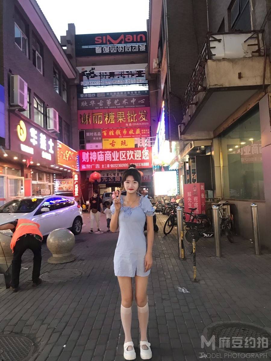 校园模特