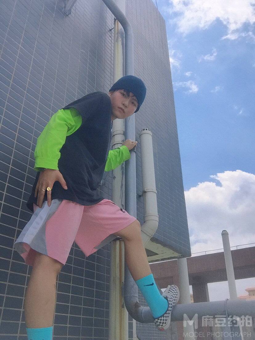 情绪模特