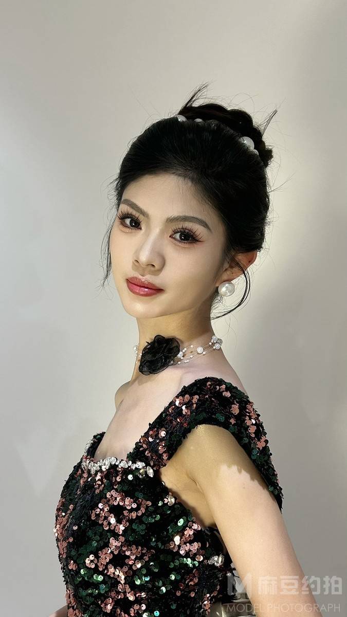 妆容模特